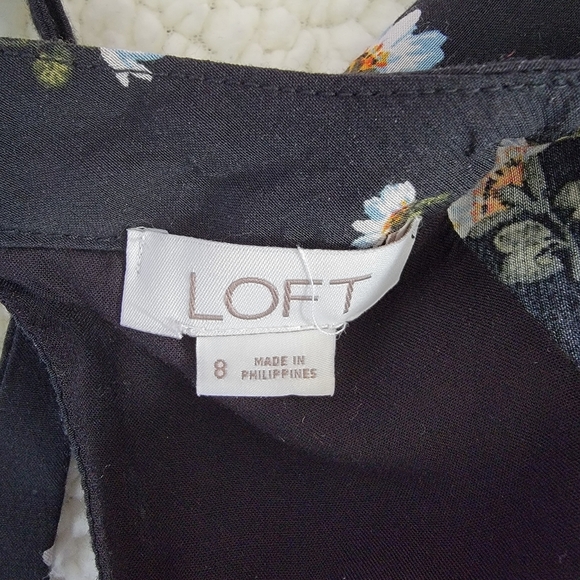 LOFT Black Floral Daisies Back Tie Flutter Sleeve Cropped Jumpsuit Size 8 - Picture 12 of 15